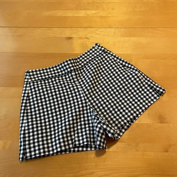 GAP Retro Checkered Shorts - Size 4 - Picture 7 of 8